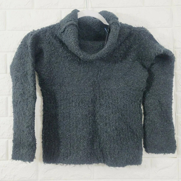 NWT Urban Outfitter Women' Pullover Sweater Long Sleeve Mock Neck Solid Black - Picture 1 of 4